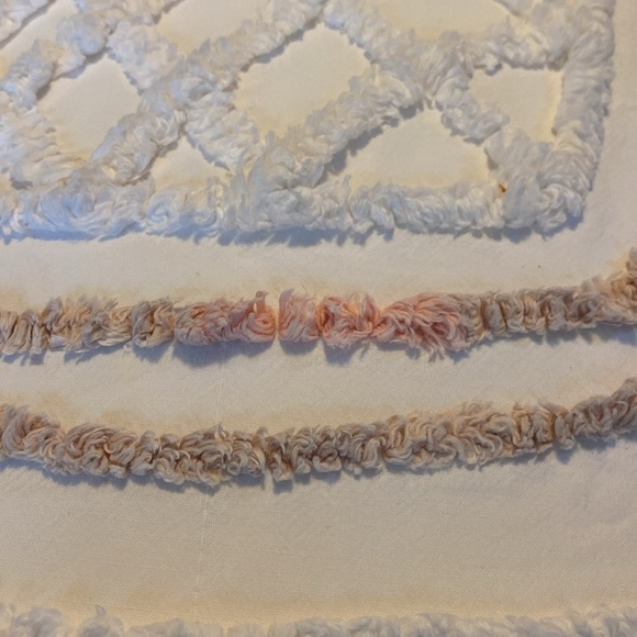 Vintage Cotton Chenille Bedspread 88” X 104” - Picture 6 of 6